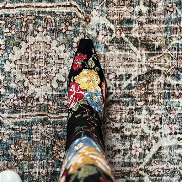 Larroude x Markarian Florencia Boots in Floral Embroidery NWT - Picture 3 of 11